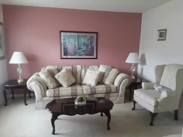 Anita’s Antiques & Estate Sales