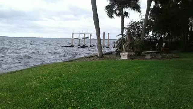Andrews lawns