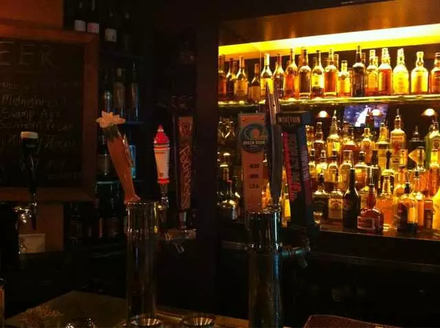 Aromas Cigar & Wine Bar