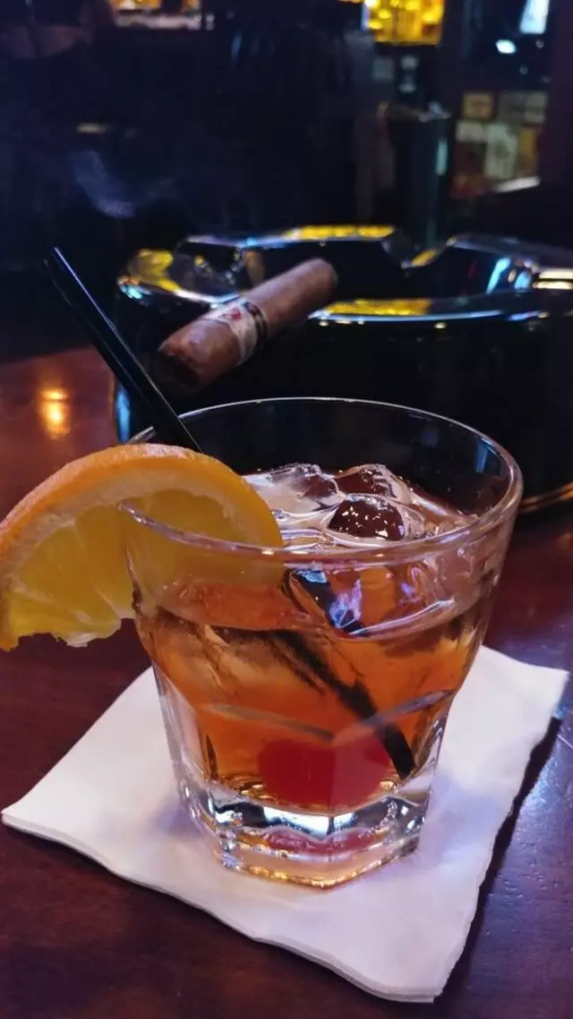 Aromas Cigar & Wine Bar