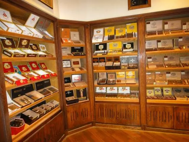Aromas Cigar & Wine Bar