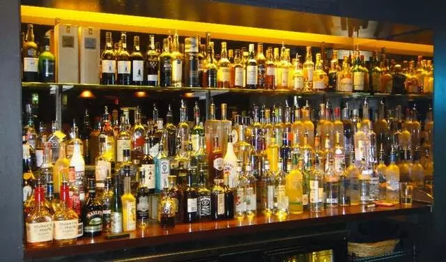 Aromas Cigar & Wine Bar