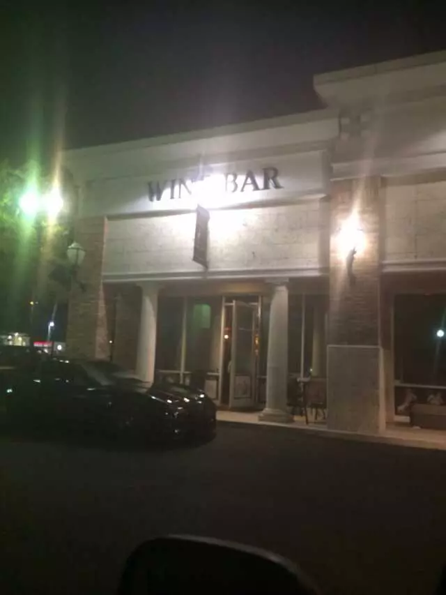 Aromas Cigar & Wine Bar