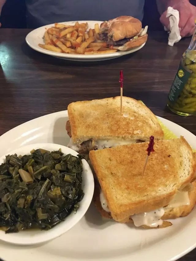 Arlington’s Grill & Cafe