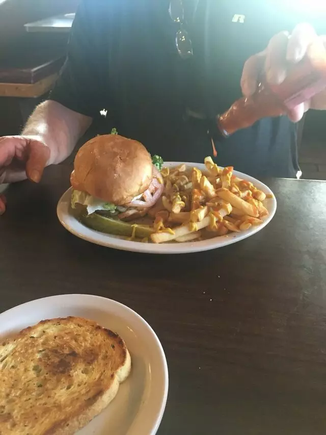 Arlington’s Grill & Cafe