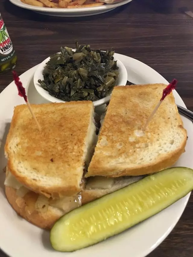 Arlington’s Grill & Cafe
