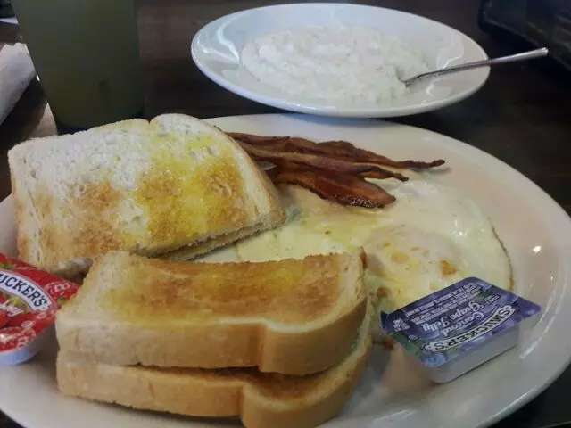 Arlington’s Grill & Cafe
