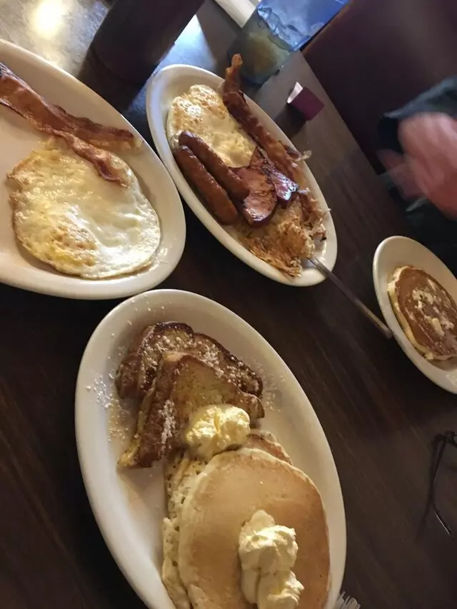 Arlington’s Grill & Cafe