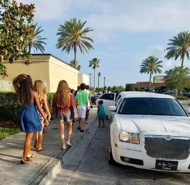 At Your Service Limos