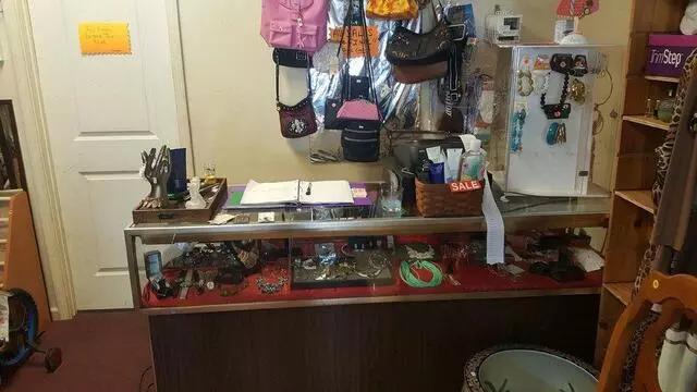 2nd Glance Consignment Shop