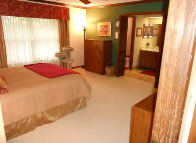 About Floors N More
