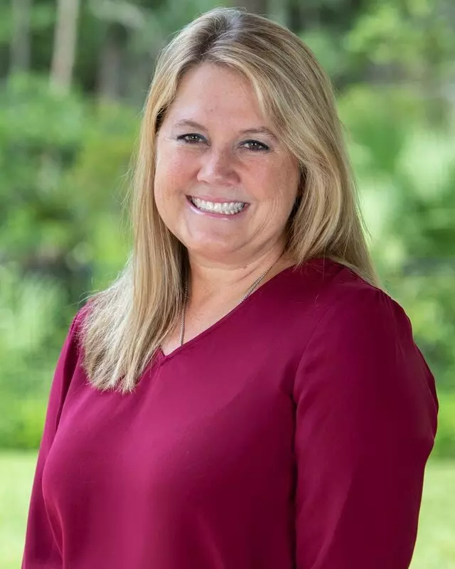 Allstate Insurance : Stephanie Ando