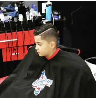 Dominican York barber shop