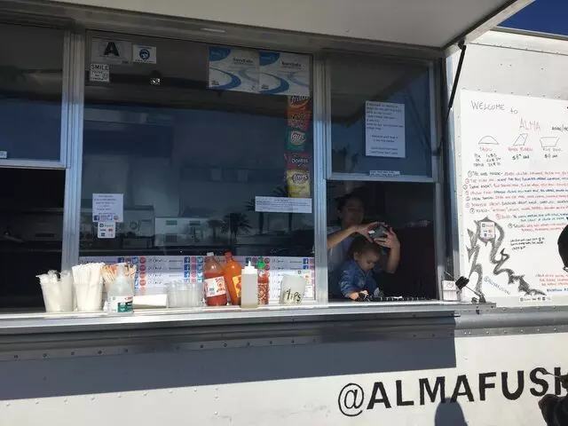 Alma Food Truck