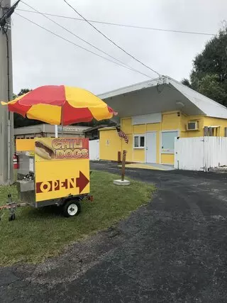Willies Chili Dogs