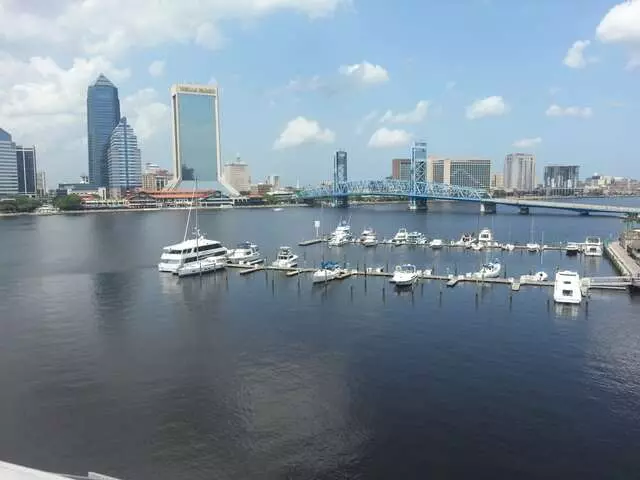 Acosta Bridge