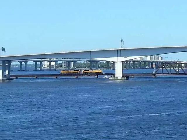 Acosta Bridge