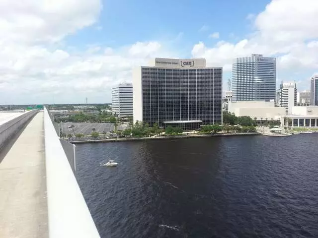 Acosta Bridge