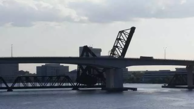 Acosta Bridge
