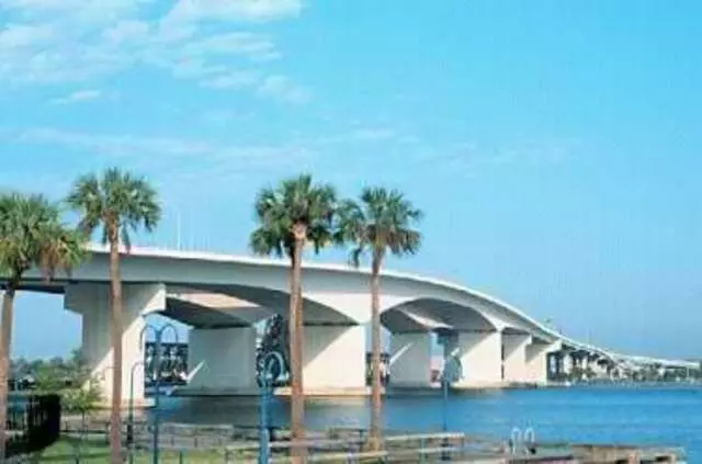 Acosta Bridge