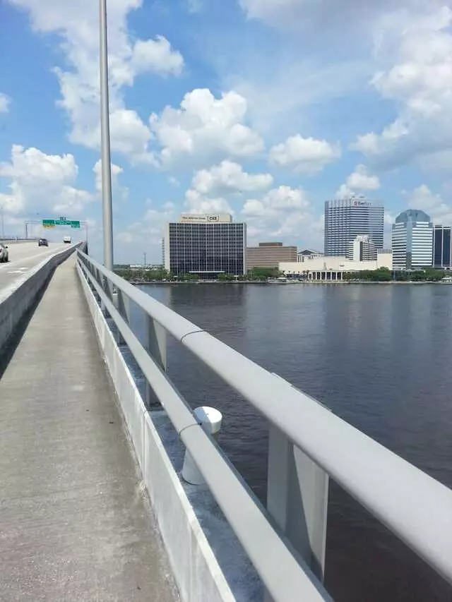 Acosta Bridge