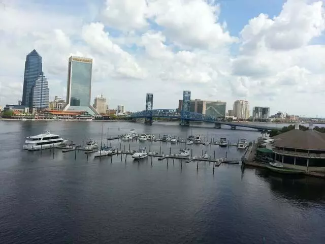 Acosta Bridge