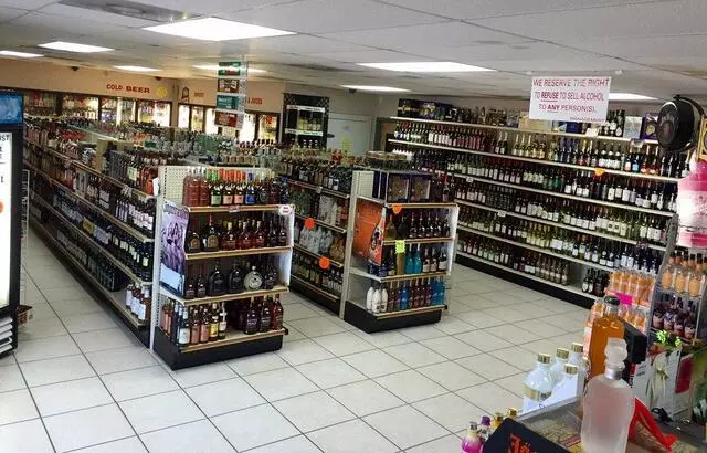 5 Star Liquor Bar & Grill