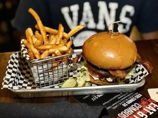 Victory Lap Social - Jax