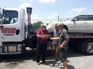 Ronnie's Auto Mart Towing