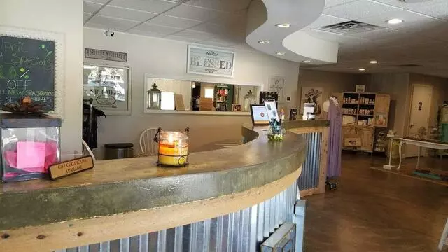 Adrienne Michelle’s Salon & Spa
