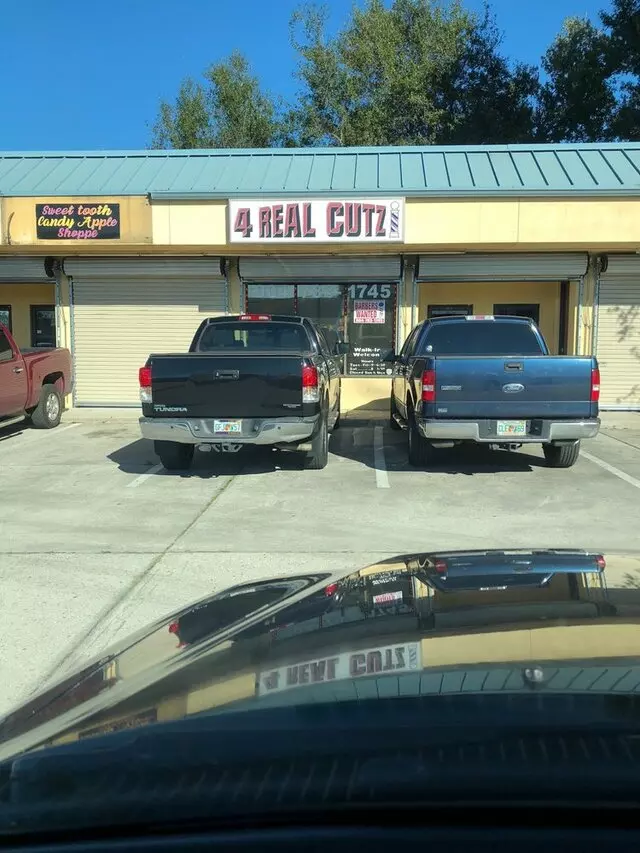 4 Real Cutz Barbershop
