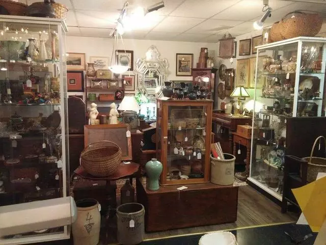 Antique Market of San Jose