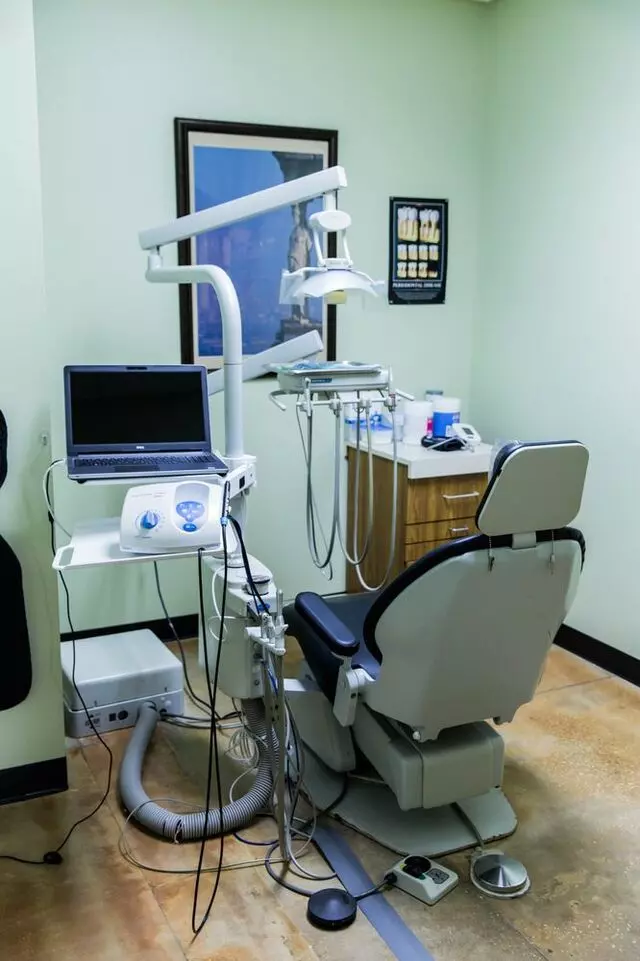 Advanced Dental & Dentures