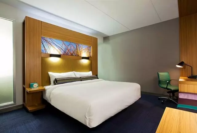 Aloft Jacksonville Tapestry Park