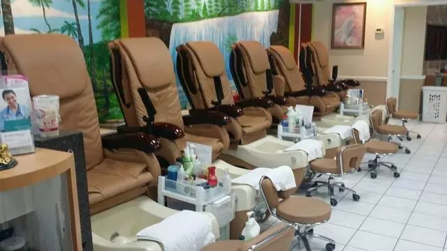 A & Q Nails Full Service Day Spa