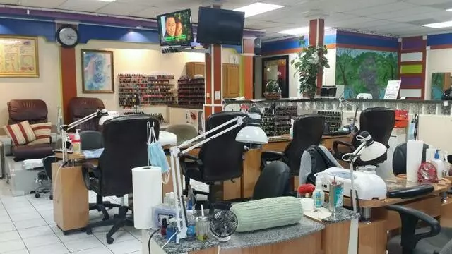 A & Q Nails Full Service Day Spa